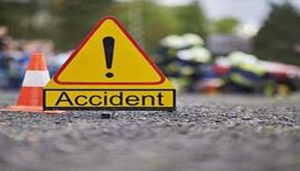 Unidentify vehicle collides with 2 motocycle in Palwal on NH-19