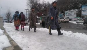 Extreme chill continues in J&K; Srinagar freezes at minus 5.2 degrees