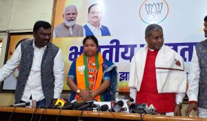 Major setback to Congress : Jharkhand MP Geeta Koda Joins BJP