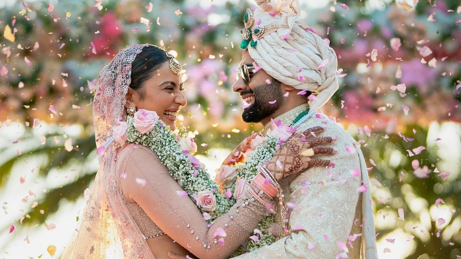 Gallery: Rakul Preet Singh-Jackky Bhagnani tied knot, Check beautiful pictures shared by Couple