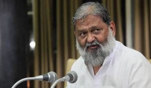 Minister Anil Vij engages in verbal dispute with district SP over police suspension order