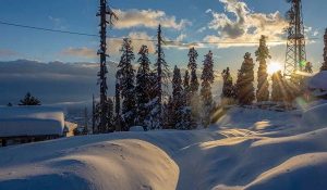 After four days of rain and snow, weather improves in J&K