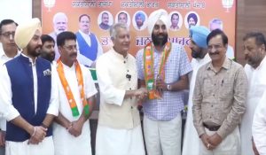 SAD leader Vipan Sood Kaka again switches to BJP