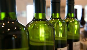 Hamirpur: Imposters posing as Govt Officials take free Liquor, threatened license revocation