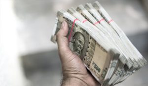 Police sets up blockade in Narnaund; Over Rs 10 lakh recovered from Car