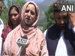 J-K: UPSC rank holder Seerat Baji receives rousing welcome in Rajouri