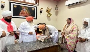 Politics Of Sects: AAP leader Raghav Chadha took blessings from Dera Ballan Jalandhar, met with Sant Niranjan Das