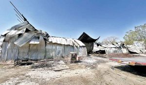 50 slums burnt to ashes in Indora, havoc wreaked havoc on 15 families