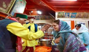 Priyanka Gandhi’s road show in Himachal: asked for votes for Sultanpuri