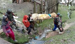 J-K: Indian Army evacuates pregnant lady in need of critical medical treatment