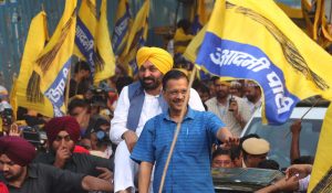 Arvind Kejriwal’s road show in Chandigarh: will campaign for INDIA alliance in Bapu Dham Colony