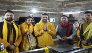 Shilpa Shetty reaches Kangra, vow down at Baglamukhi temple