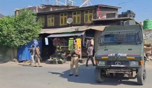 Jammu and Kashmir: Encounter between Security forces, Terrorsits in Pulwama