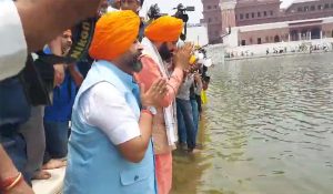 Haryana CM Nayab Saini reaches Amritsar, pays obesiance at Golden Temple