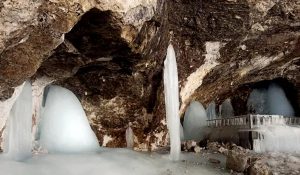 J-K: Udhampur DC reviews Amarnath Yatra preparations; multiple lodging hubs to be established