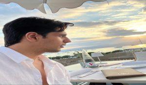 Sidharth Malhotra posts his golden hour selfie