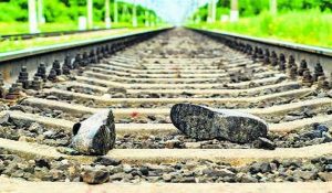 Young man dies, hit by a train