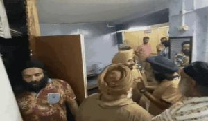 Clash in Ludhiana police station, Angry mob attacked, beat up policemen, tore uniforms, vandalized