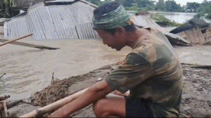 Heavy rain causes Flood Like situation in many state, 2 Delhi resident kanwariyas swept away in Uttarakhand, 8 died in Assam