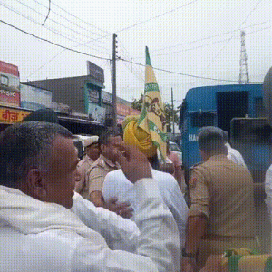 Ambala: Protest escalates as Haryana Police detain farmers from grain market