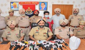 Drug smuggler arrested in Amritsar: Uses to sell opium hiding Bhujia packets