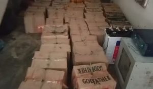 33 boxes of illegal liquor recovered from trolley in Tahlian, case registered against driver