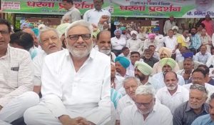 Former minister Nirmal protested in Ambala