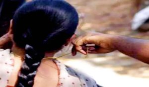Woman earrings snatched in Ambala