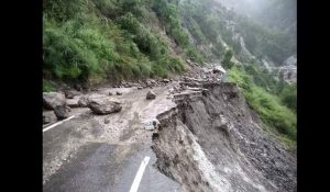 Landslide disrupts NH-5 in Kinnaur: Traffic halted, tourists and goods stranded, road repairs take time
