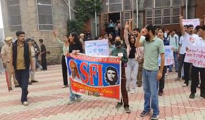 SFI activists created ruckus in Sanjoli College Shimla over fee hike, raised slogans, campus turned into police cantonment