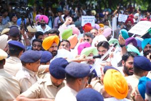 PPCC Chief Raja Warring leads protest against ‘MODANI’ Scam