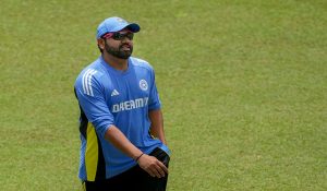 1st ODI: Sri Lanka win toss, decide to bat against India