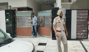STF raids 13 locations in Punjab-Haryana: Rs 6.19 crores, Foreign currency caught from Fazilka drug inspector