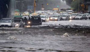 Heavy rains pound Gurugram, resulting in waterlogging and traffic chaos