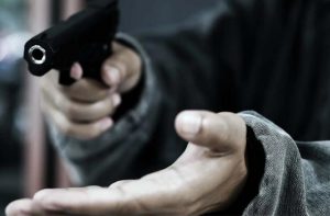 Robbers looted wine shop on gun point Near Punjab-Haryana Border in Bathinda