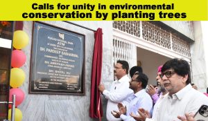 Divisional Commissioner ays obeisance at Shri Devi Talab Mandir