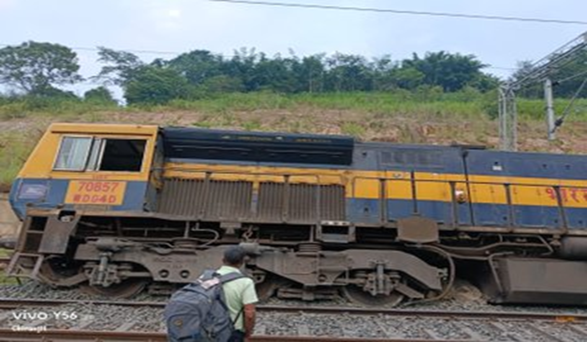 Derailed Engine Of LTT Train 