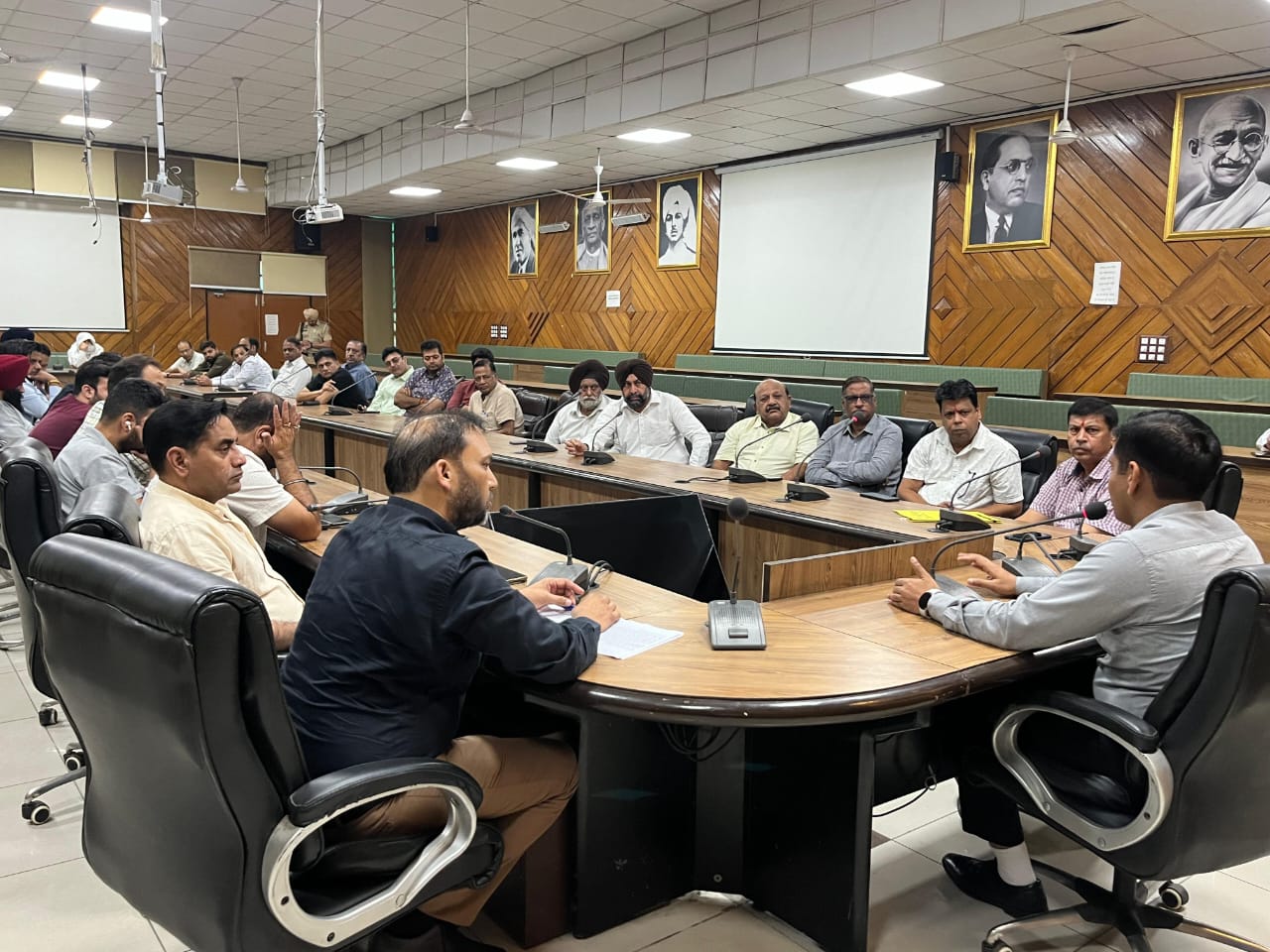 DC Himanshu Aggarwal Holding Meeting With Officers Regeding Procurement Of Paddy 