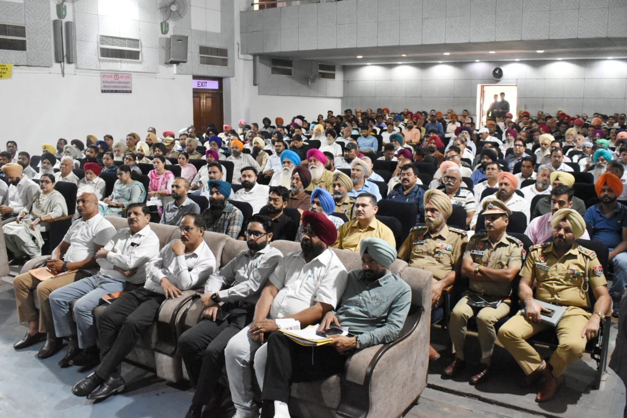  Farmers And Officials Present In Stubble Burning Issue Meeting  