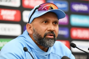 Paras Mhambrey appointed as Mumbai Indians bowling coach