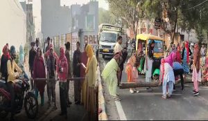 Shortage of drinking water in Chandpur Dhani of Rewari, Angered people blocked Rewari-Bawal road!