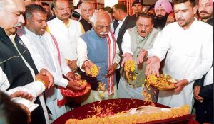 International Gita Festival inaugurated with great pomp by Guv Dattatreya, people reaching at Saras and Crafts Fair