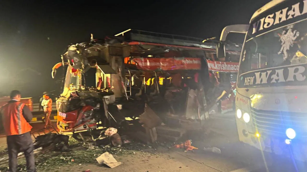 UP Road Accident News Truck and double decker bus collide on Yamuna Expressway in Aligarh