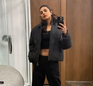 Priyanka Chopra steals hubby Nick Jonas’ jacket