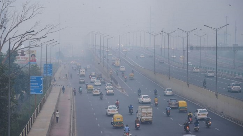 Delhi air quality remains in 'very poor' category