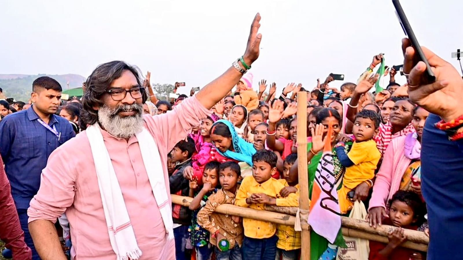 Hemant Soren sworn in as Jharkhand CM