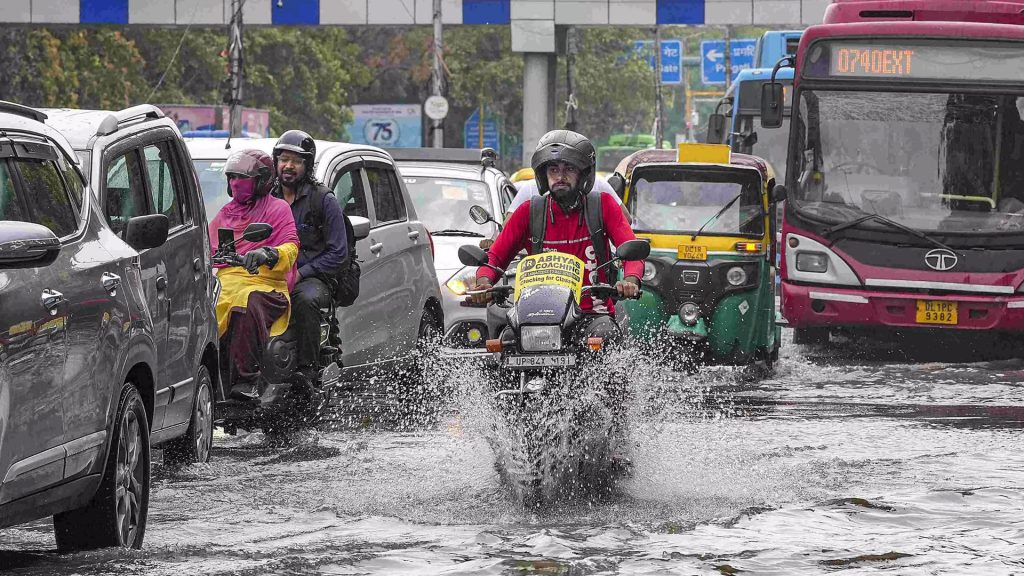 Incessant rain causes waterlogging, traffic snarls in Delhi