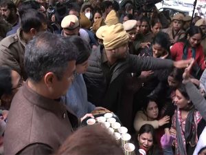 AAP workers protests outside Parvesh Verma’s house in Delhi