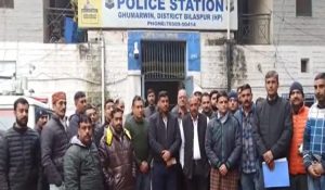 Kashmiri shawl sellers in Bilaspur accuse local traders of threatening to not sell their goods