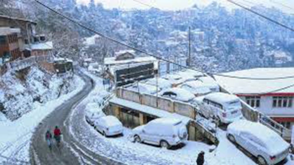 Light snowfall, rainfall to continue in lower hills of Himachal